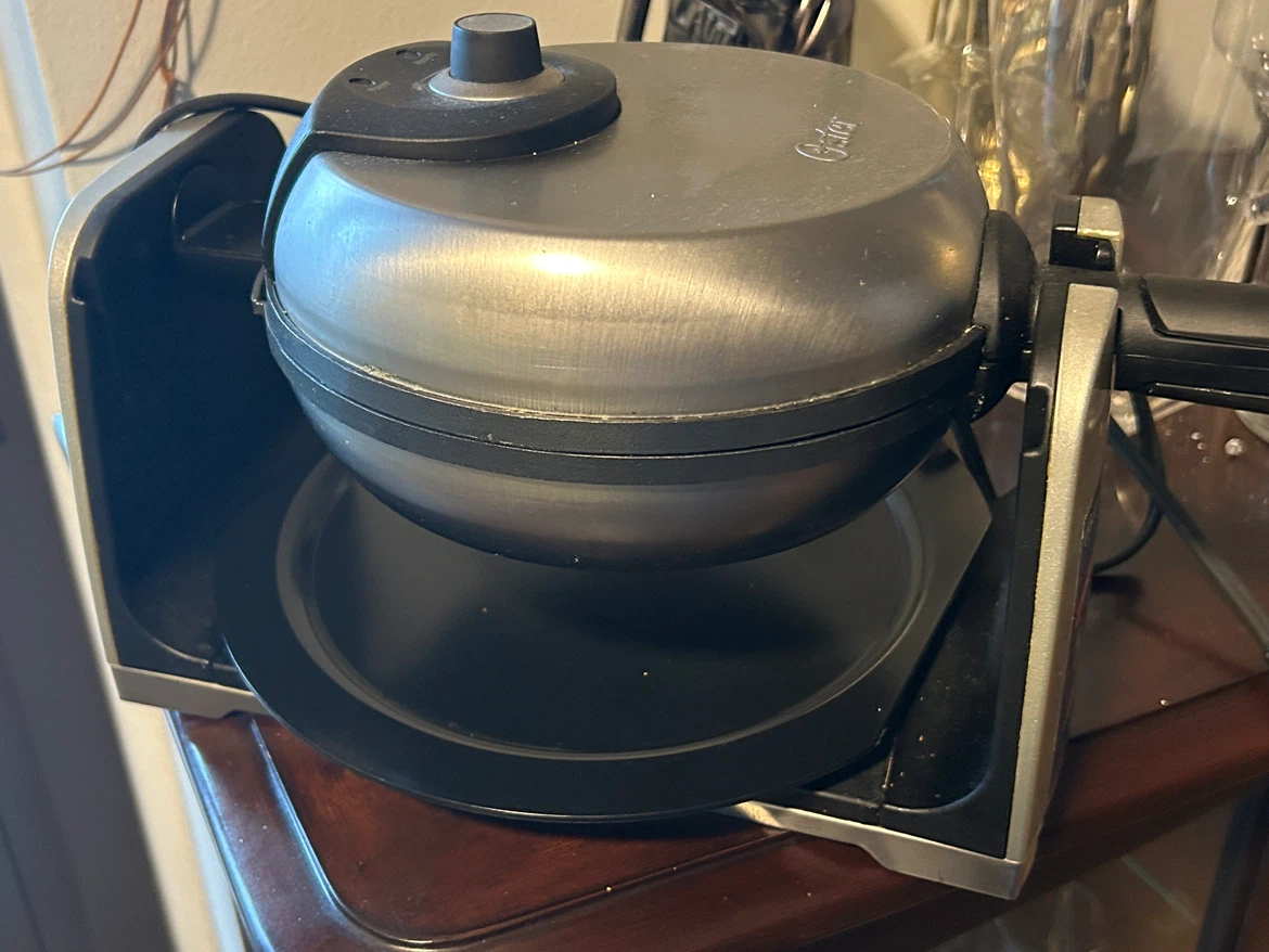Oster Flip Waffle Maker - photo 2