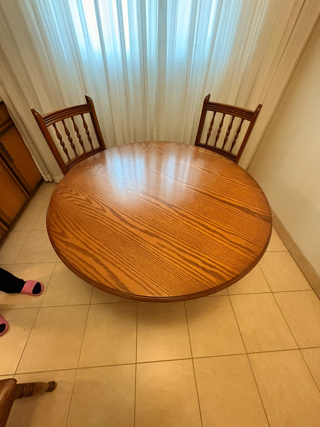 Round Oak Dining Table with 4 Chairs - photo 2
