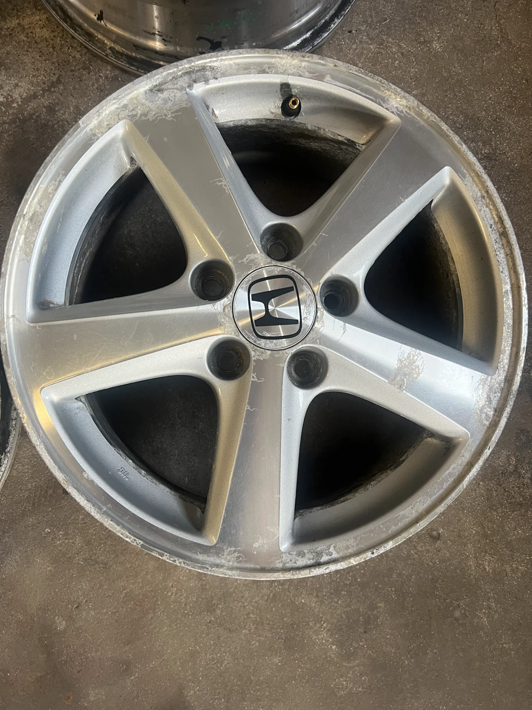 16” Honda Alloy wheels - photo 4
