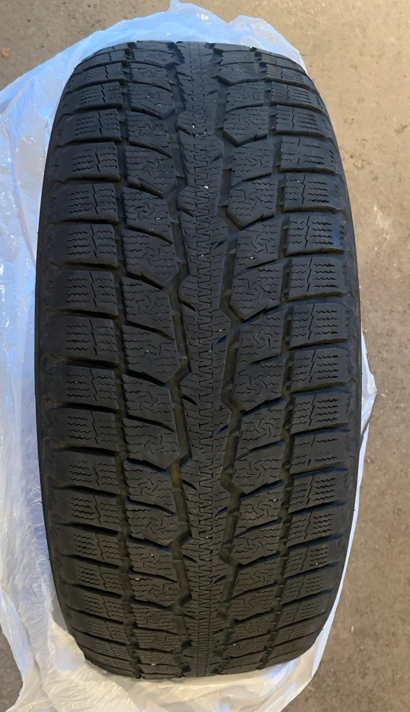 Toyo Observe GSi-5 Winter Tires 235/55 R20