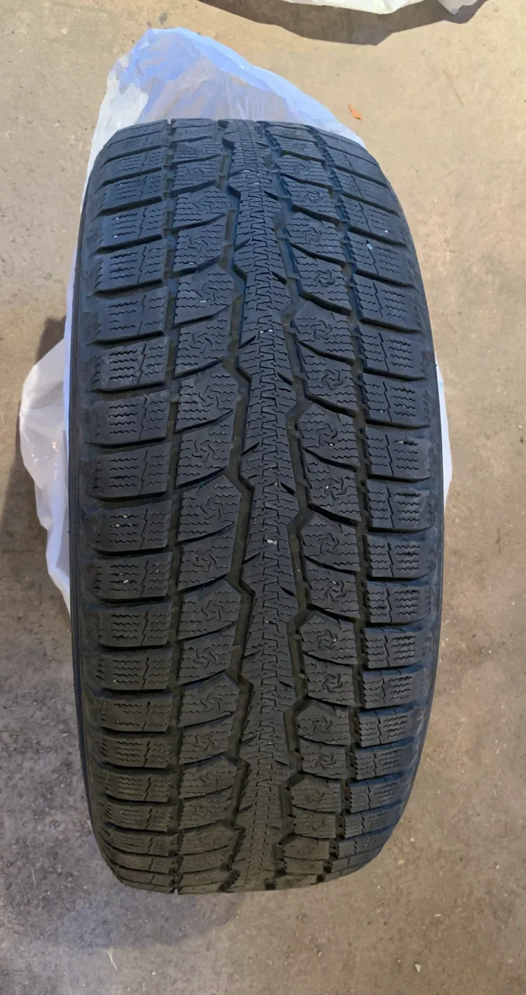 Toyo Observe GSi-5 Winter Tires 235/55 R20 - photo 2