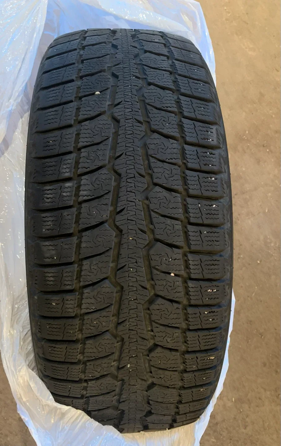 Toyo Observe GSi-5 Winter Tires 235/55 R20 - photo 3