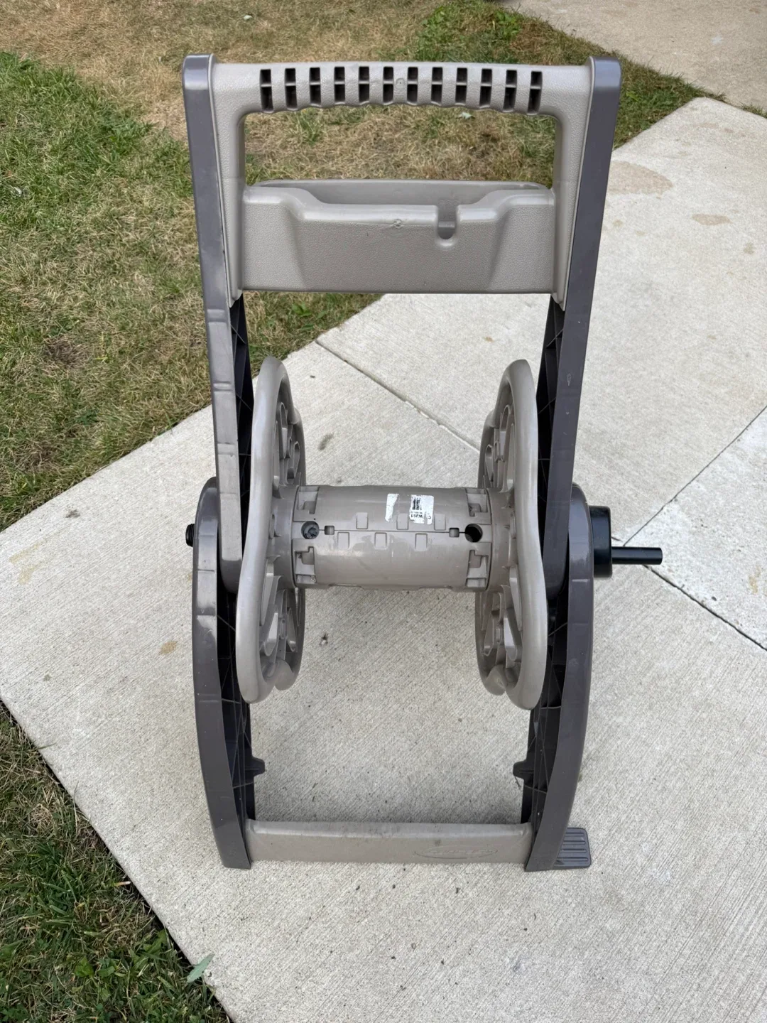 Suncast Hose Reel Cart - photo 2