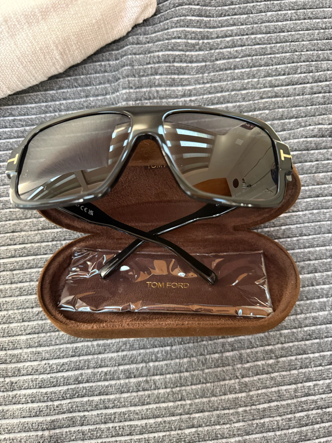 Selling man Tom Ford sunglasses - photo 3
