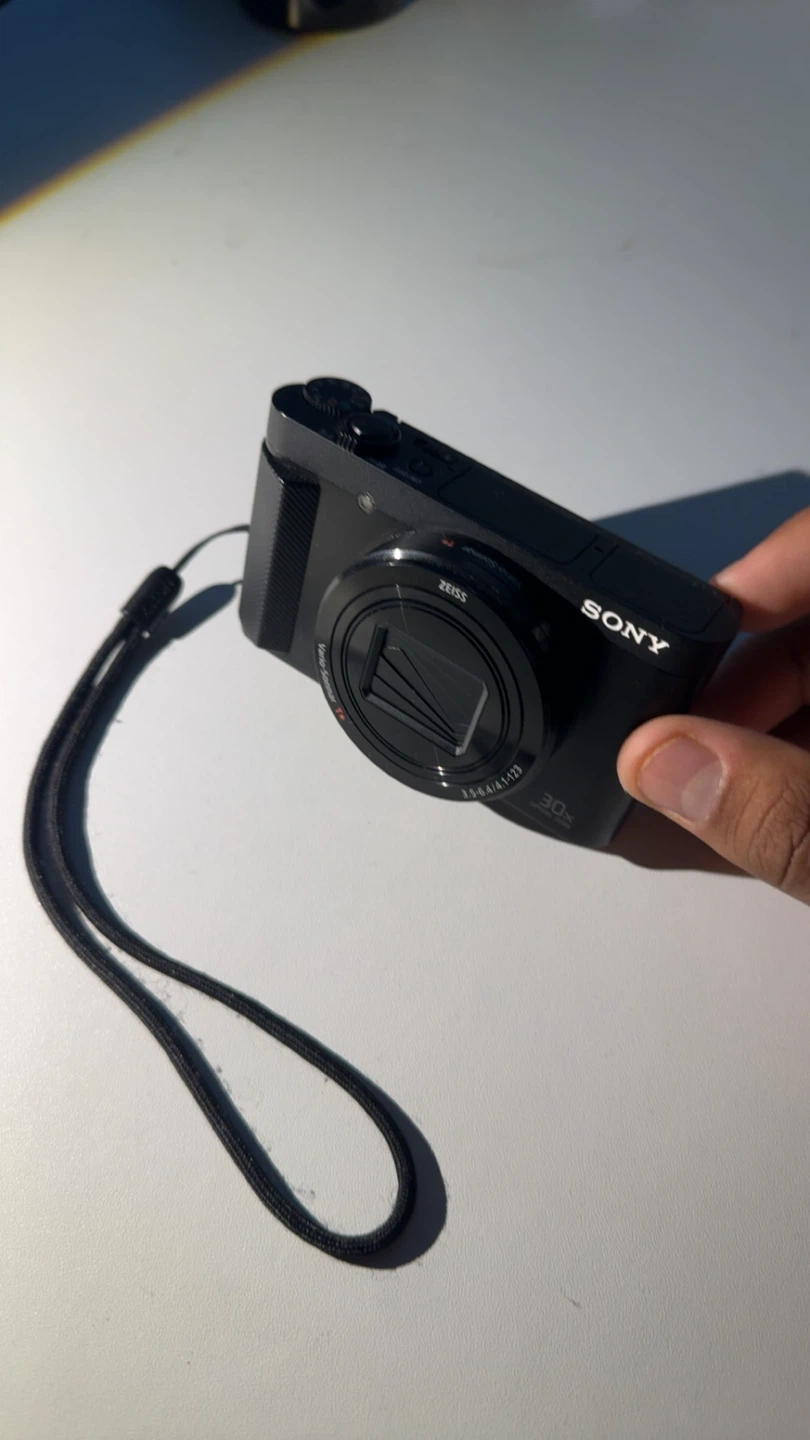 Sony Cyber-shot DSC-HX80 Digital Camera