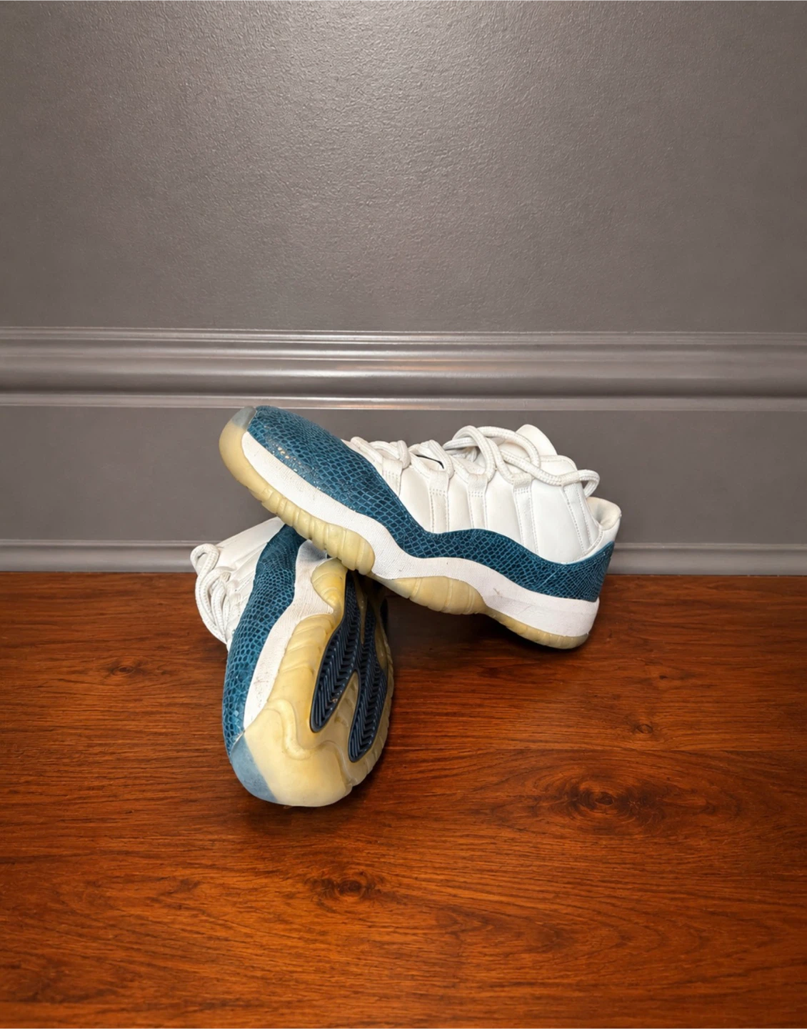 Jordan 11 Low Blue Snakeskin Size 9