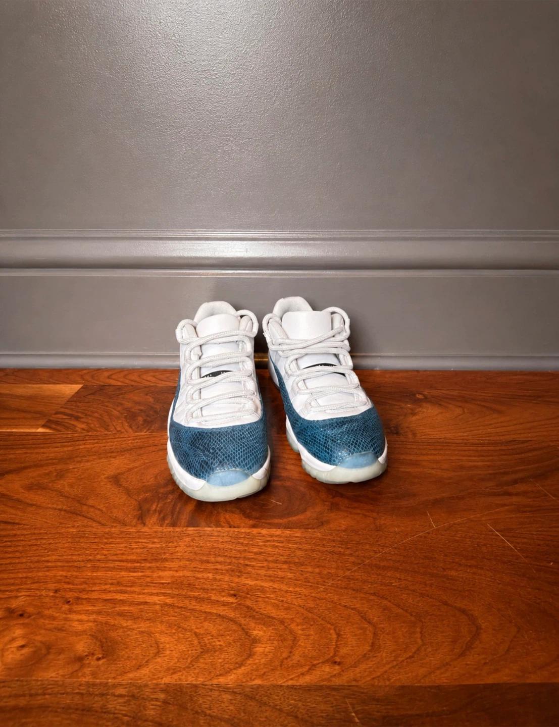 Jordan 11 Low Blue Snakeskin Size 9 - photo 2