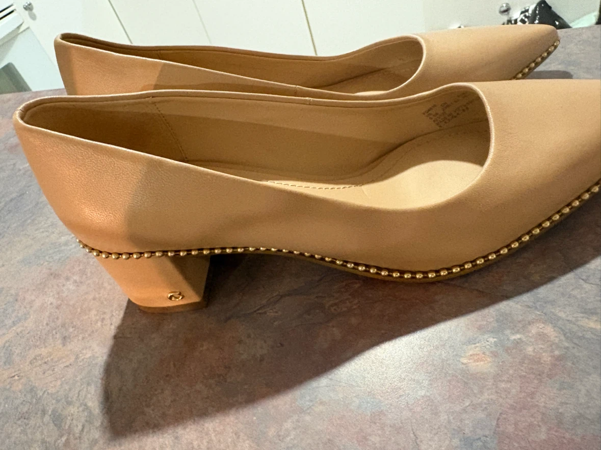 Coach Nude Pointed Toe Heels Size 5.5 - photo 3