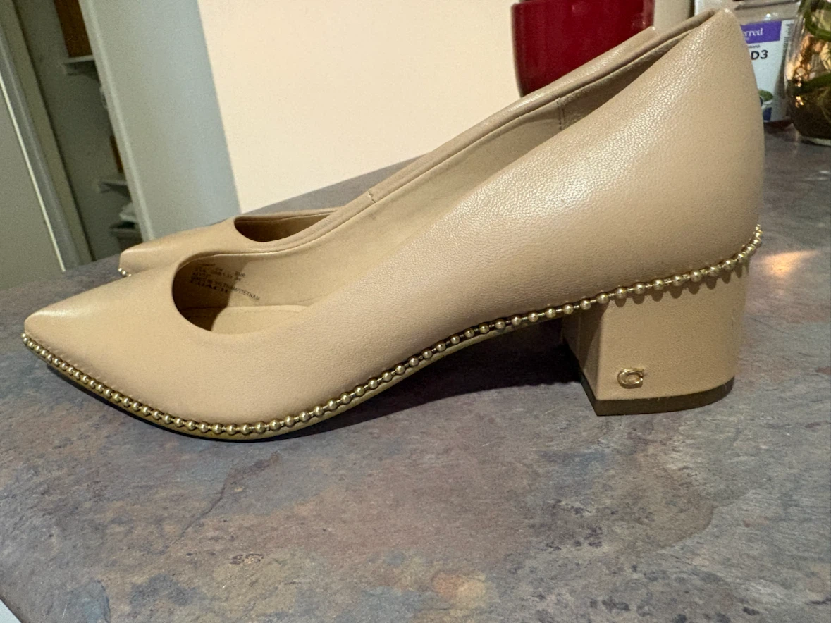 Coach Nude Pointed Toe Heels Size 5.5 - photo 4