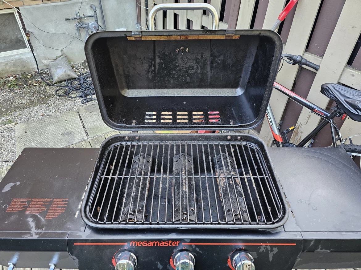 Megamaster 3-Burner Gas Grill - photo 2
