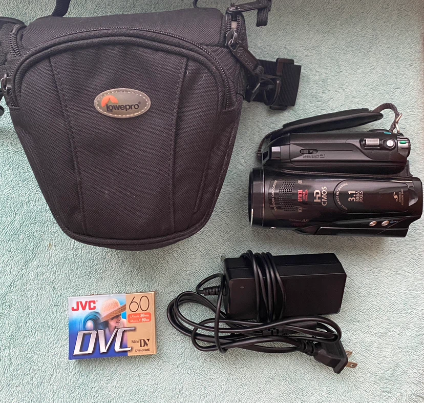 Canon Vixia HV40 Camcorder