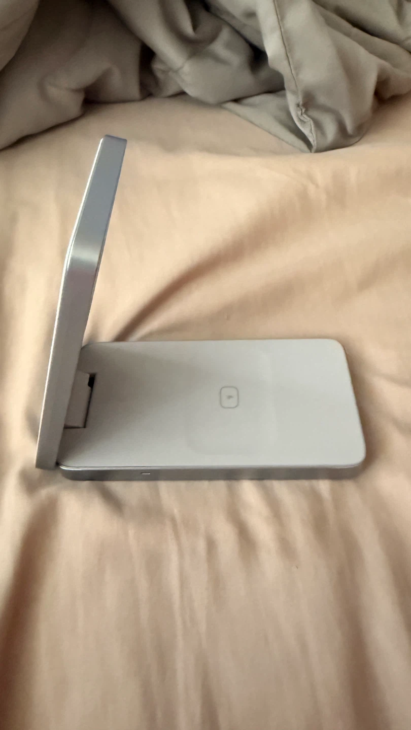 Ugreen 2-in-1 Magnetic Wireless Charger - photo 4