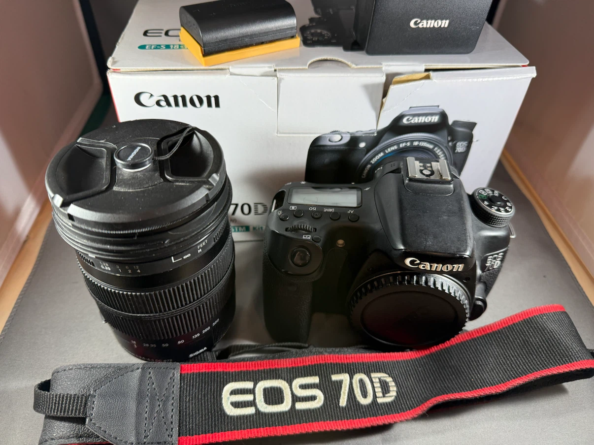 This Canon EOS 70D comes with a Sigma 18-300. - photo 2