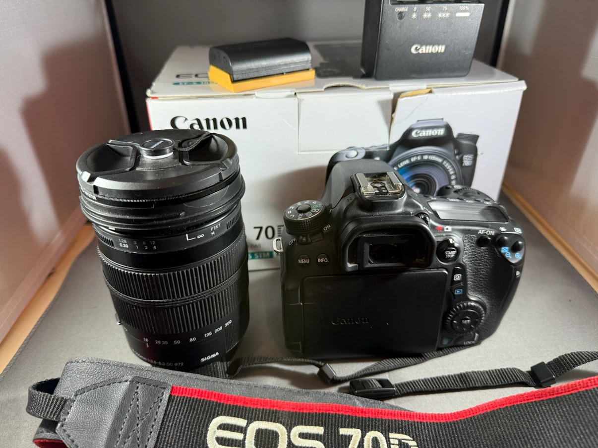 This Canon EOS 70D comes with a Sigma 18-300. - photo 3