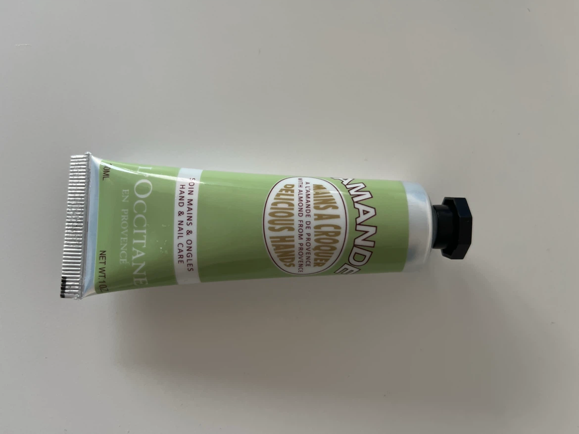 (NEW) L'Occitane Delicious Hands Almond Hand Cream 🏈