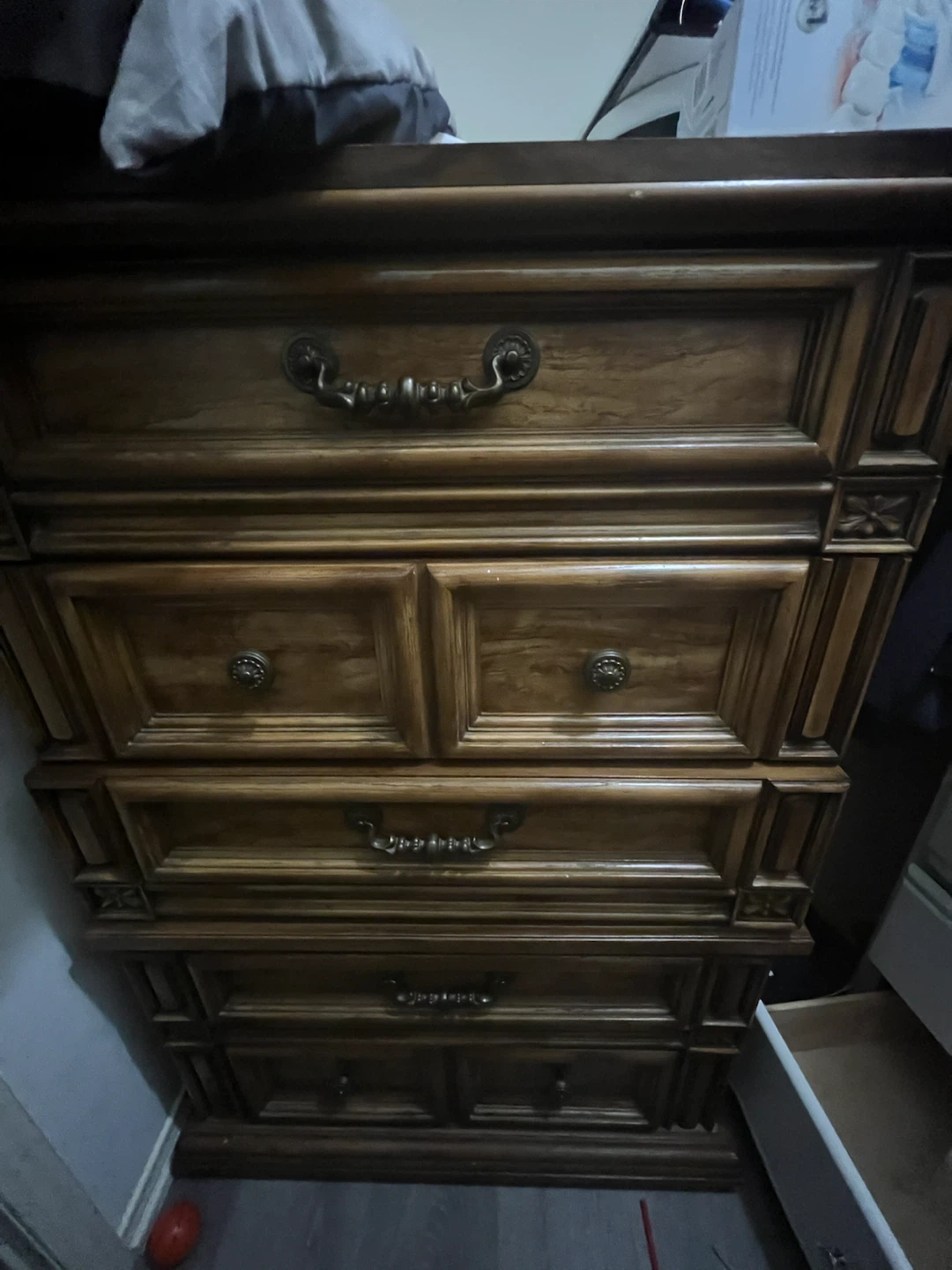 Traditional Wooden Bedroom Dresser - photo 2