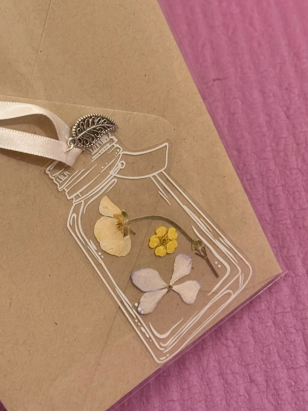 NEW✨🏈Clear Pressed Flower Bookmark