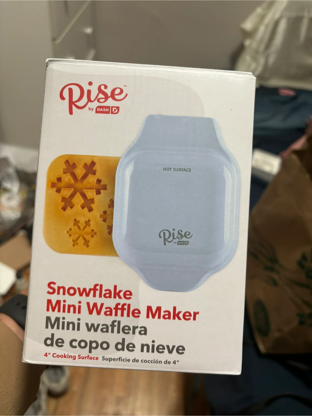Snowflake Mini Waffle Maker - photo 2