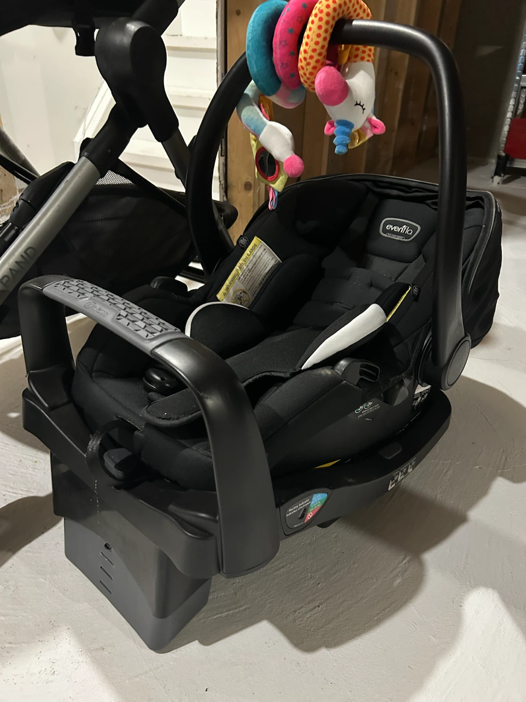 Evenflo Xpand Stroller and Infant Car Seat - photo 2