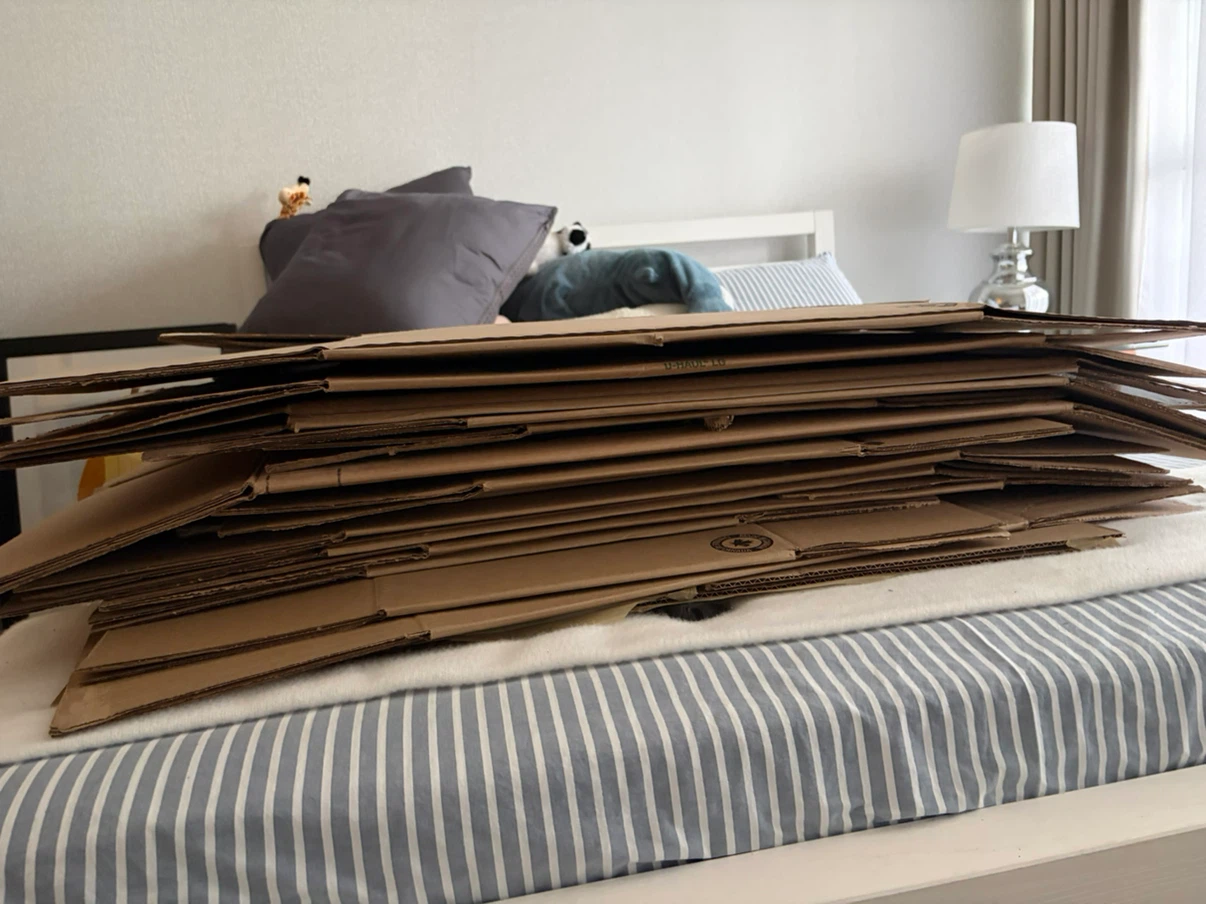 Moving boxes - photo 2