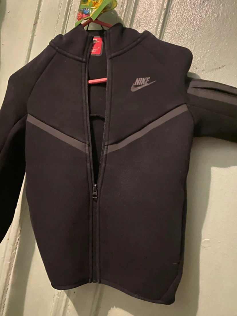 Nike Tech Fleece Full-Zip Hoodie 🏈