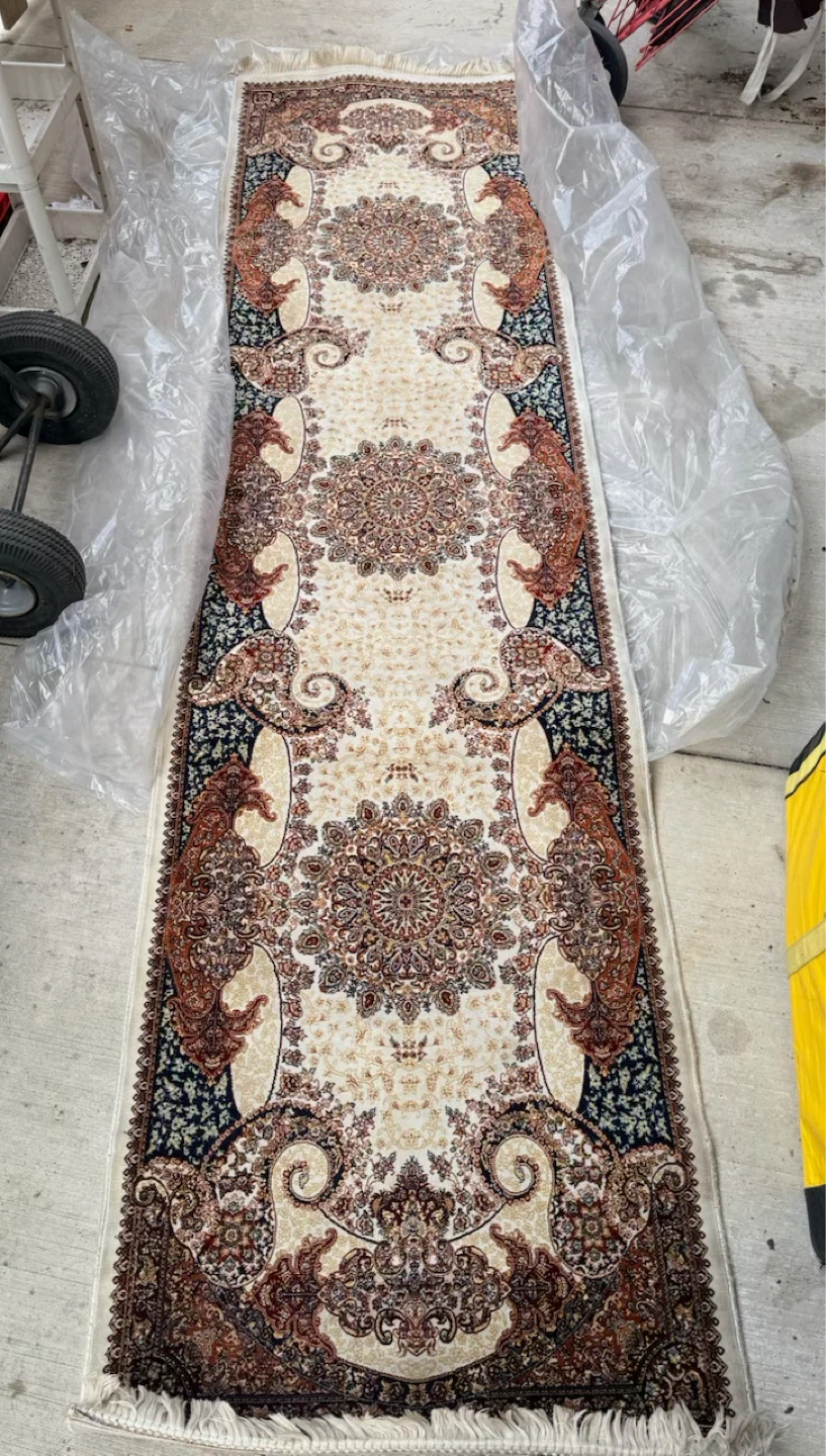 Traditional Persian-style runner rug - photo 2
