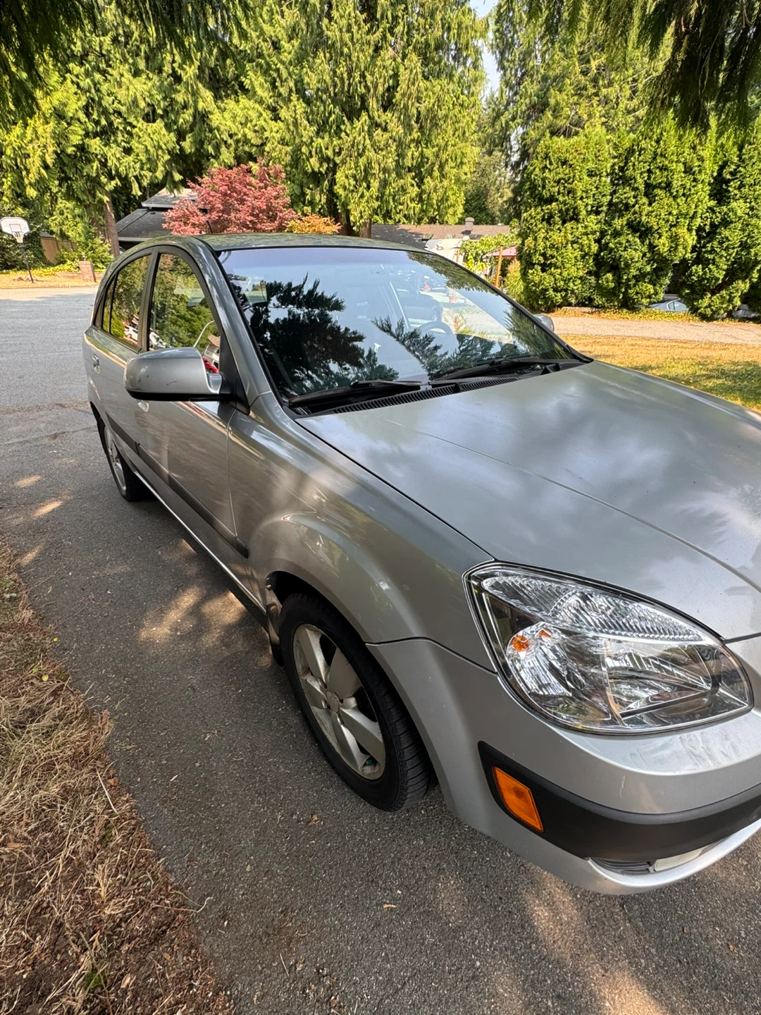 Silver Kia Rio5 Hatchback - photo 2
