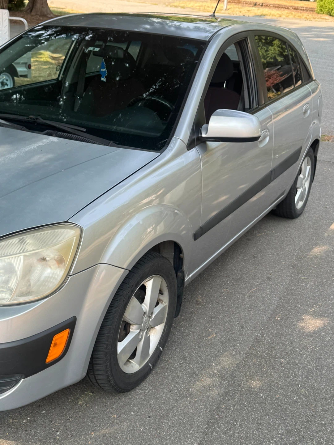 Silver Kia Rio5 Hatchback - photo 5