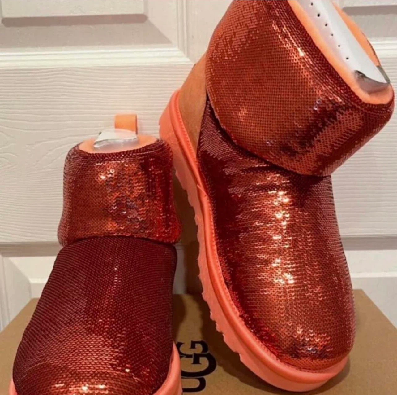 🏈UGG Limited Edition Coral Sequin Mini Boots - Size 8