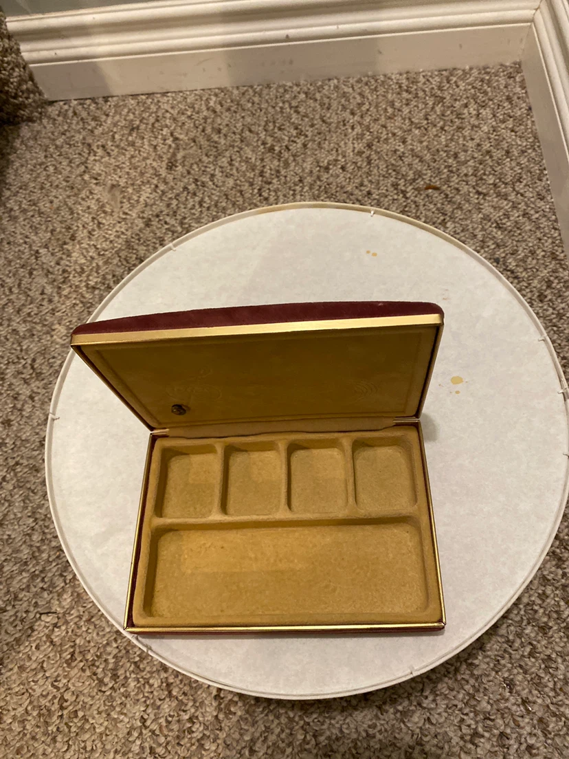 Vintage Burgundy Velvet Jewellery Box - photo 3