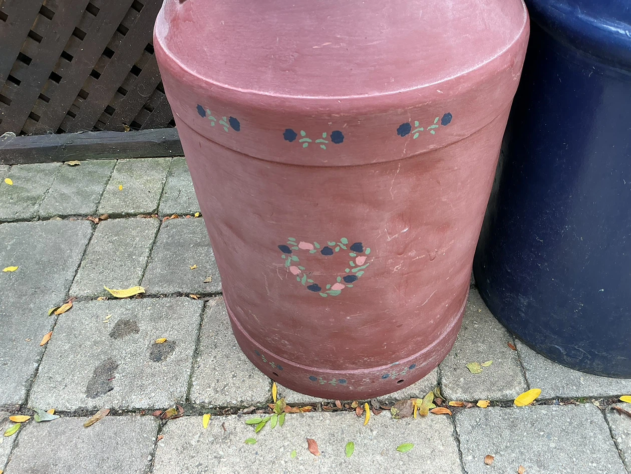 Two Antique Colored Dairy Milk Cream Cans ! - photo 5