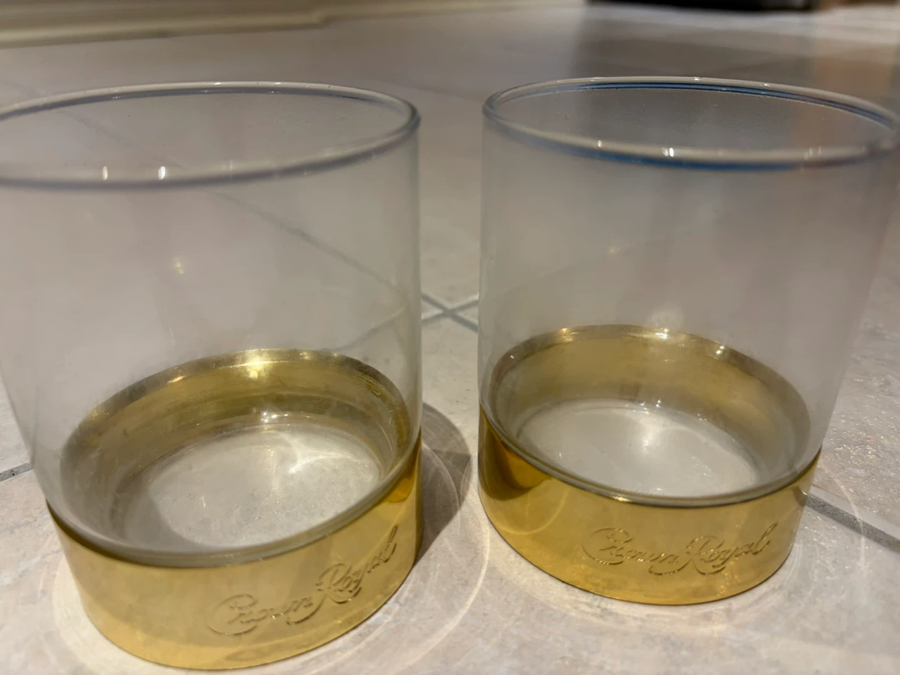 Set of 2 Crown Royal Whiskey Glasses 🏈