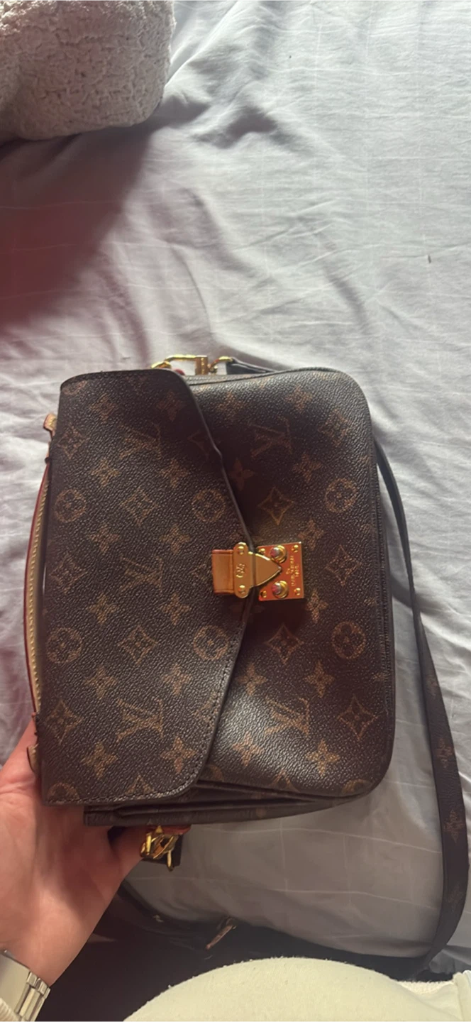 LV bag for sale lmkkk