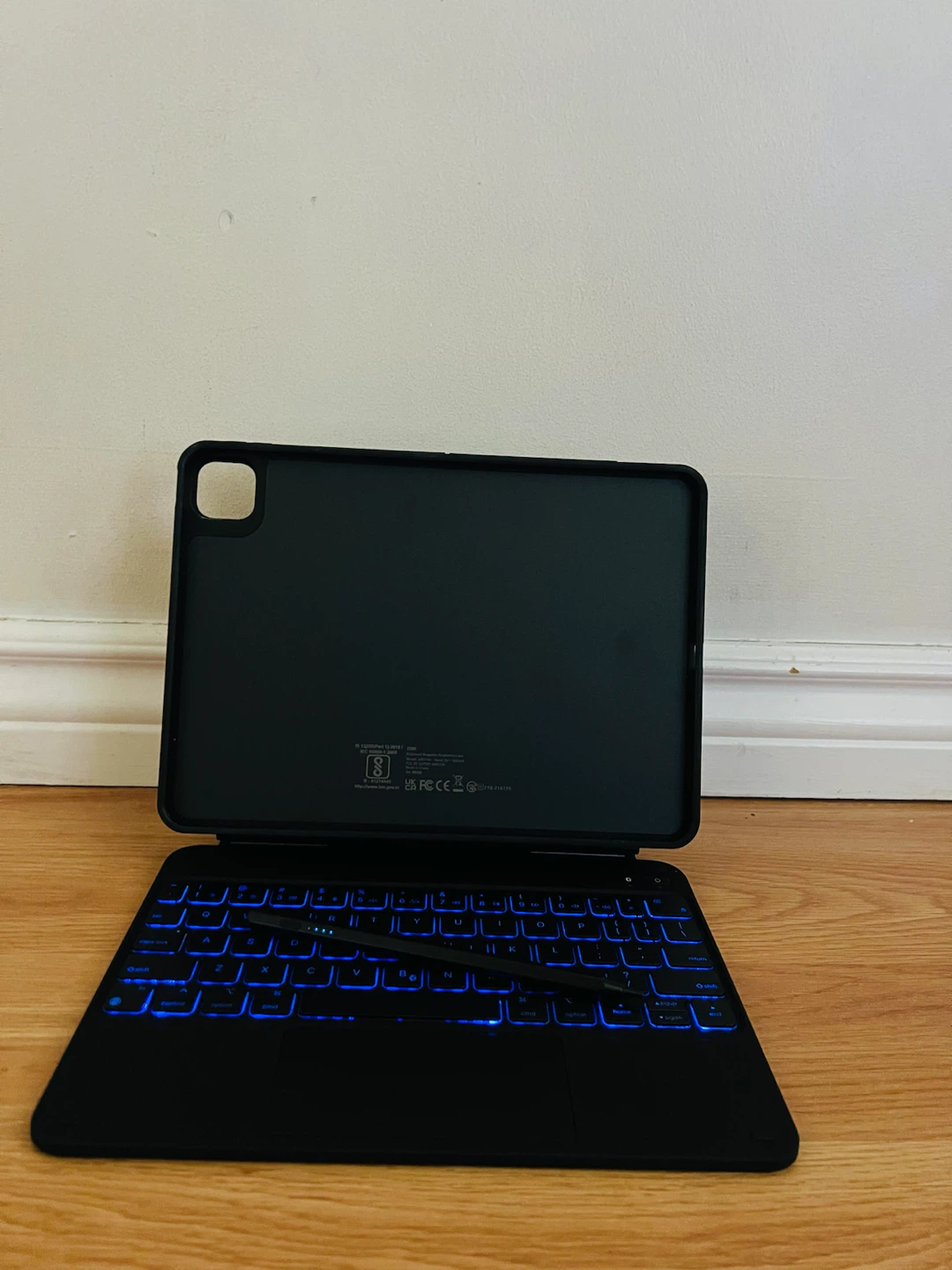 ESR Keyboard Case for iPad - photo 2