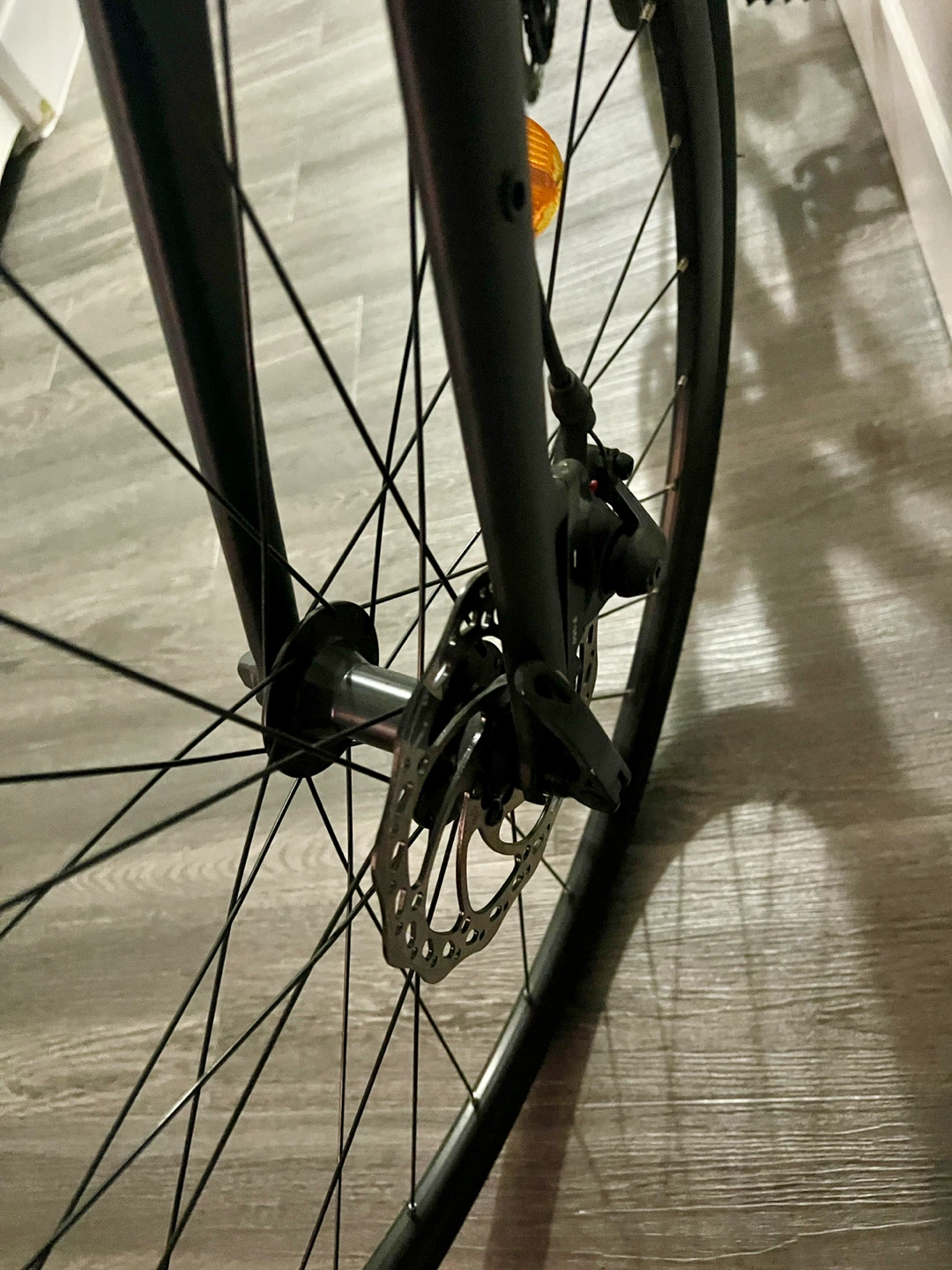 Triban RC120 Disc Road Bike – Excellent Condition - photo 5