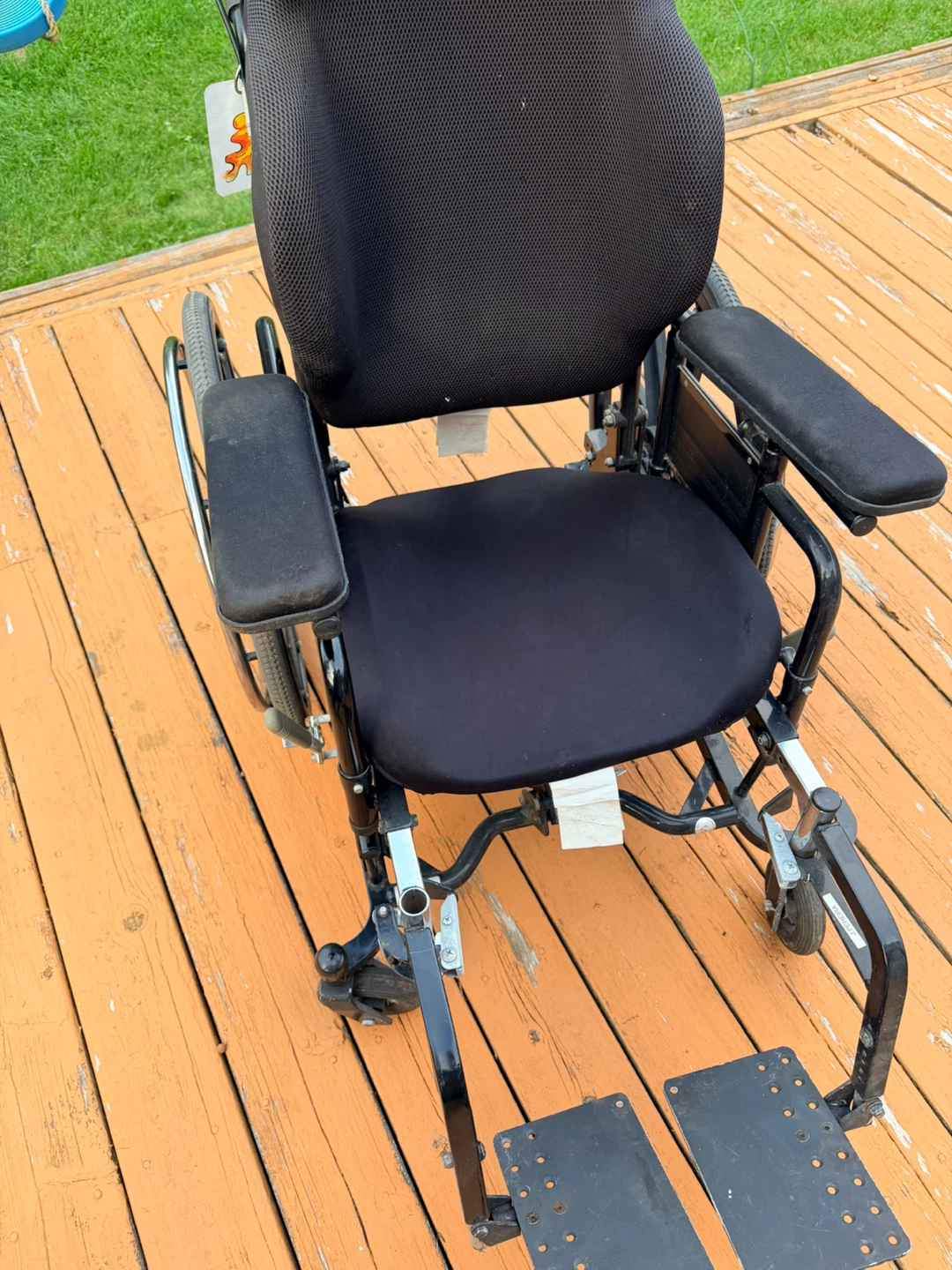 Maple leaf Wheelchair