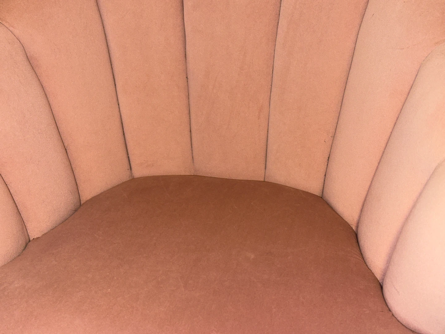 Pink shell smooth chair - photo 3