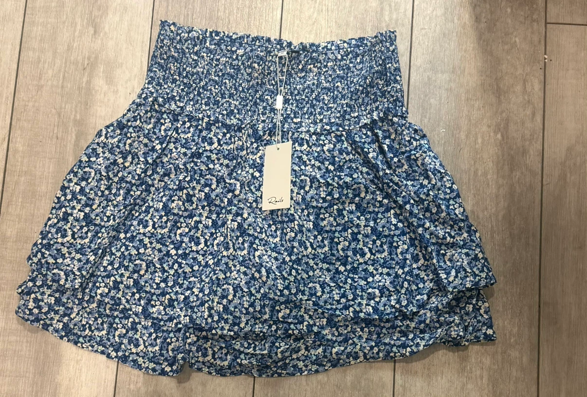 🏈 Rails Floral Smocked Mini Skirt