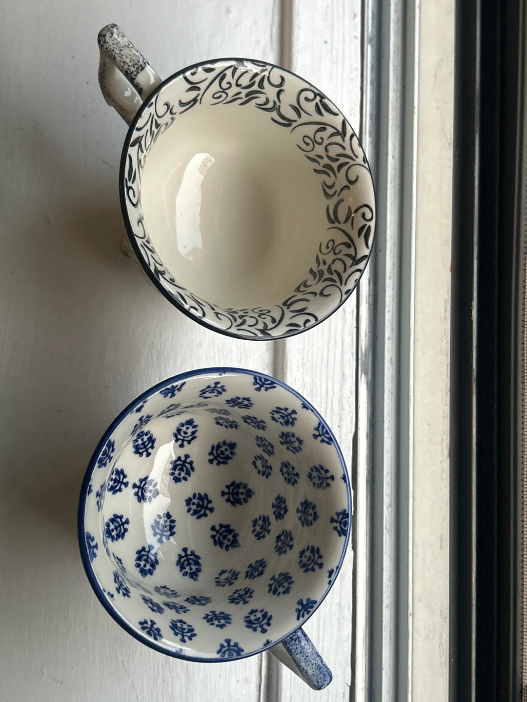Two Decorative Footed Ceramic Cups - photo 2
