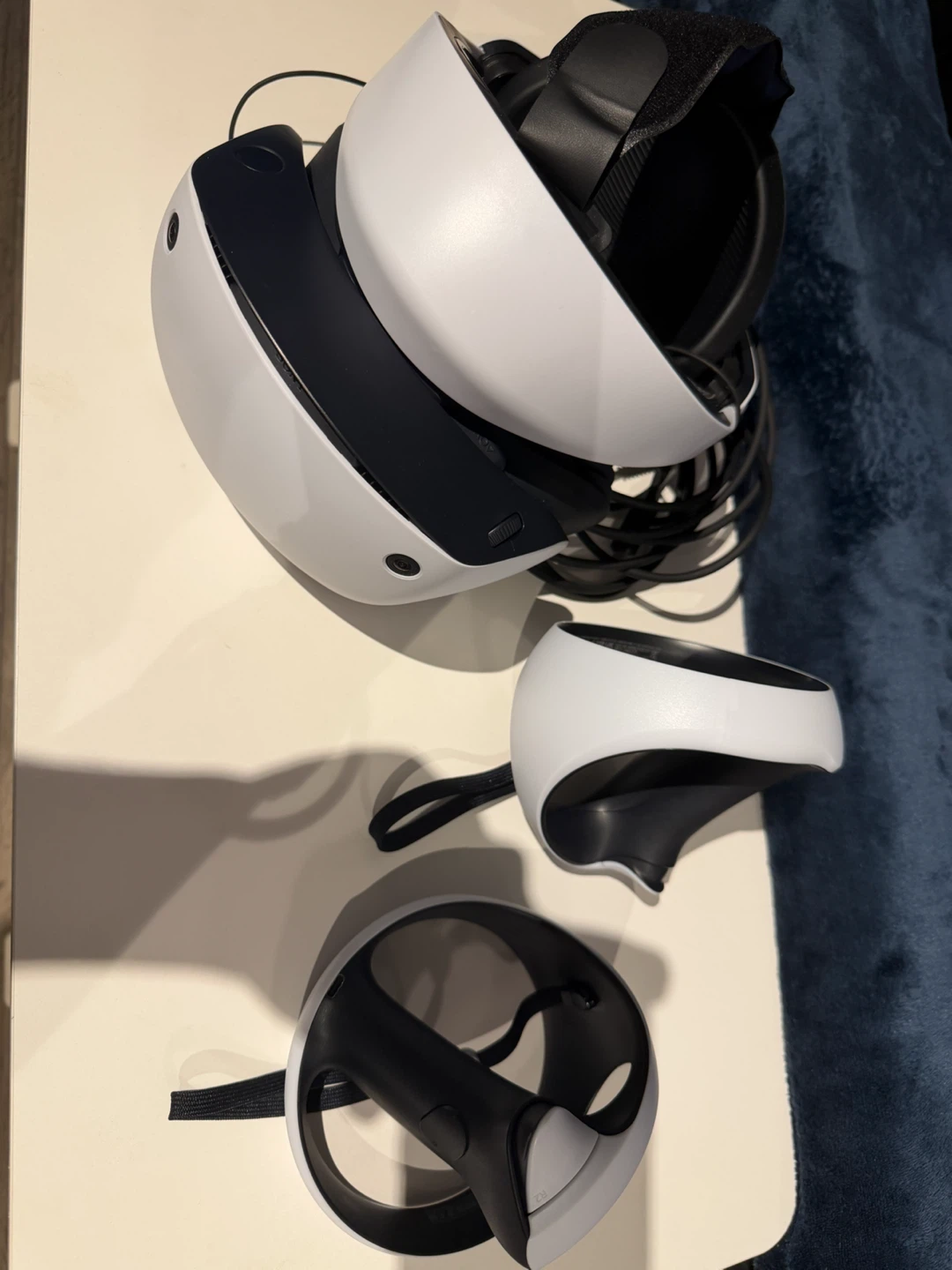 Sony PlayStation VR2 (PSVR2) with extras - photo 2