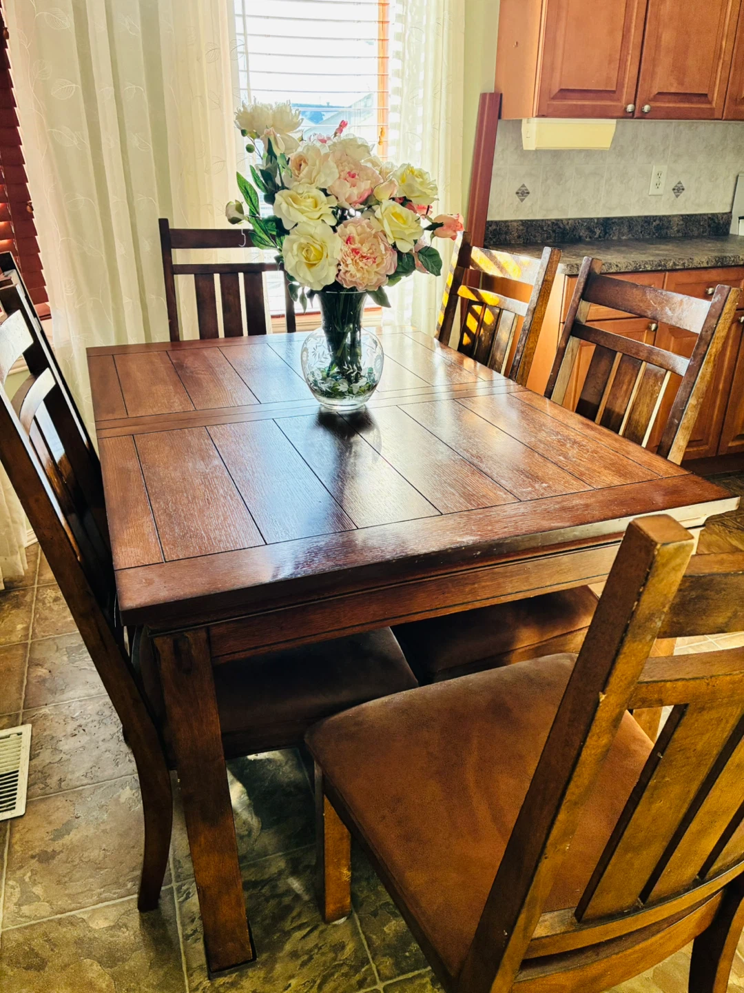 Solid Wood Dining Table and 4 Chairs - photo 4