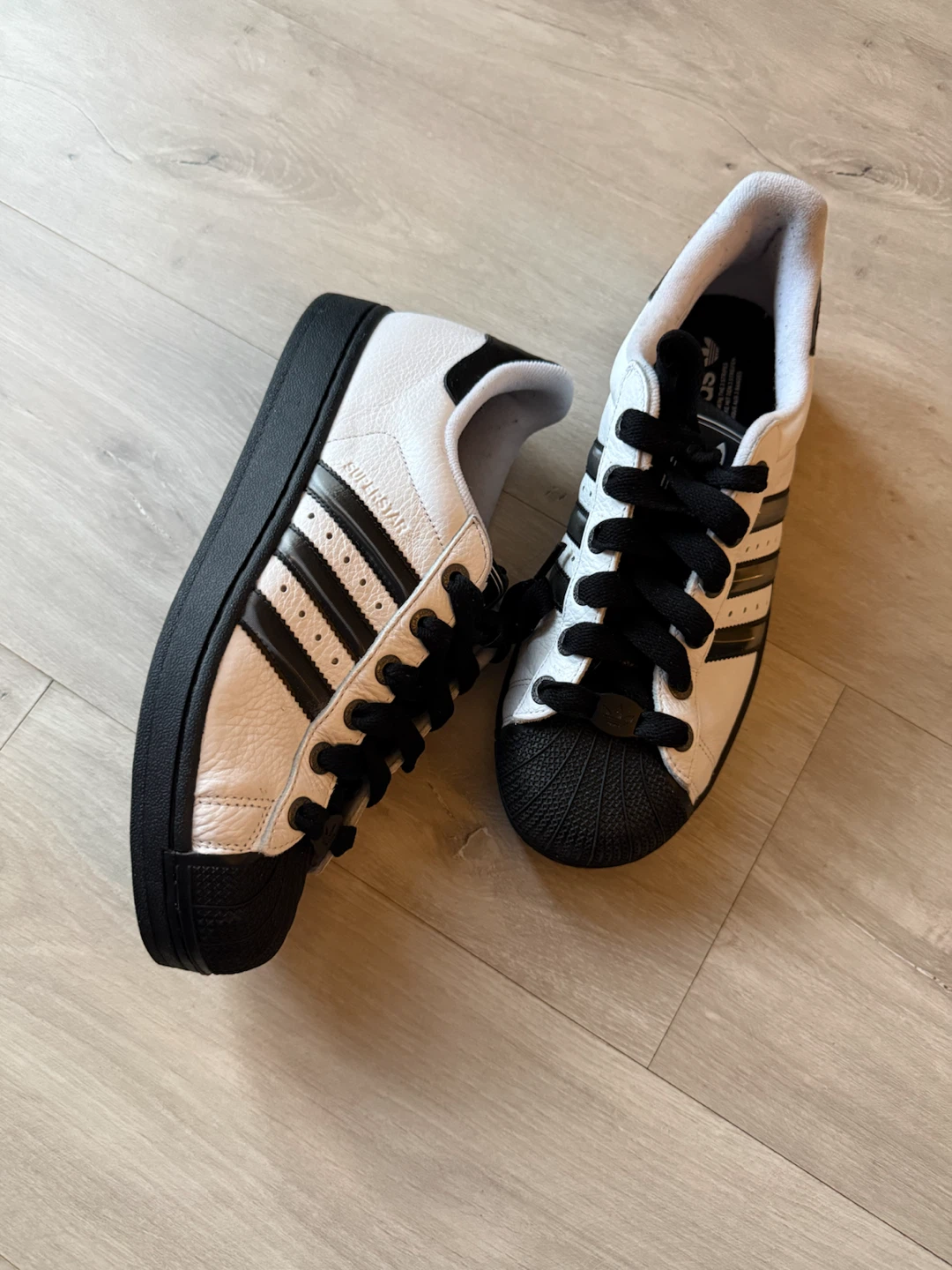 Adidas Superstar Sneakers