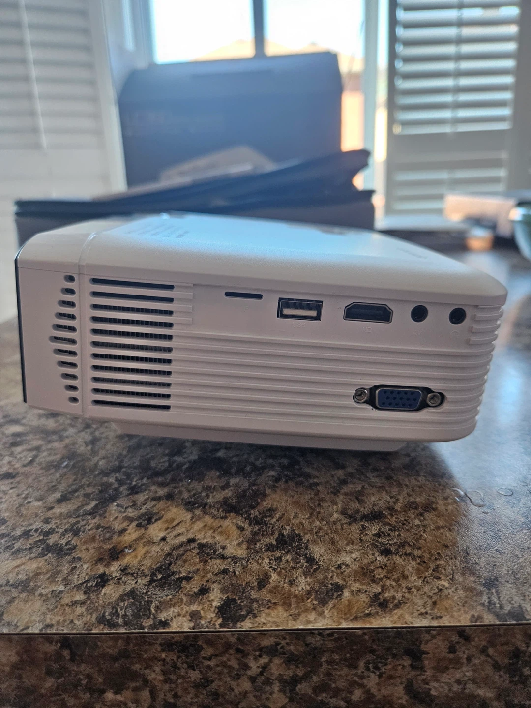 Apeman LC350 Digital Projector - photo 3