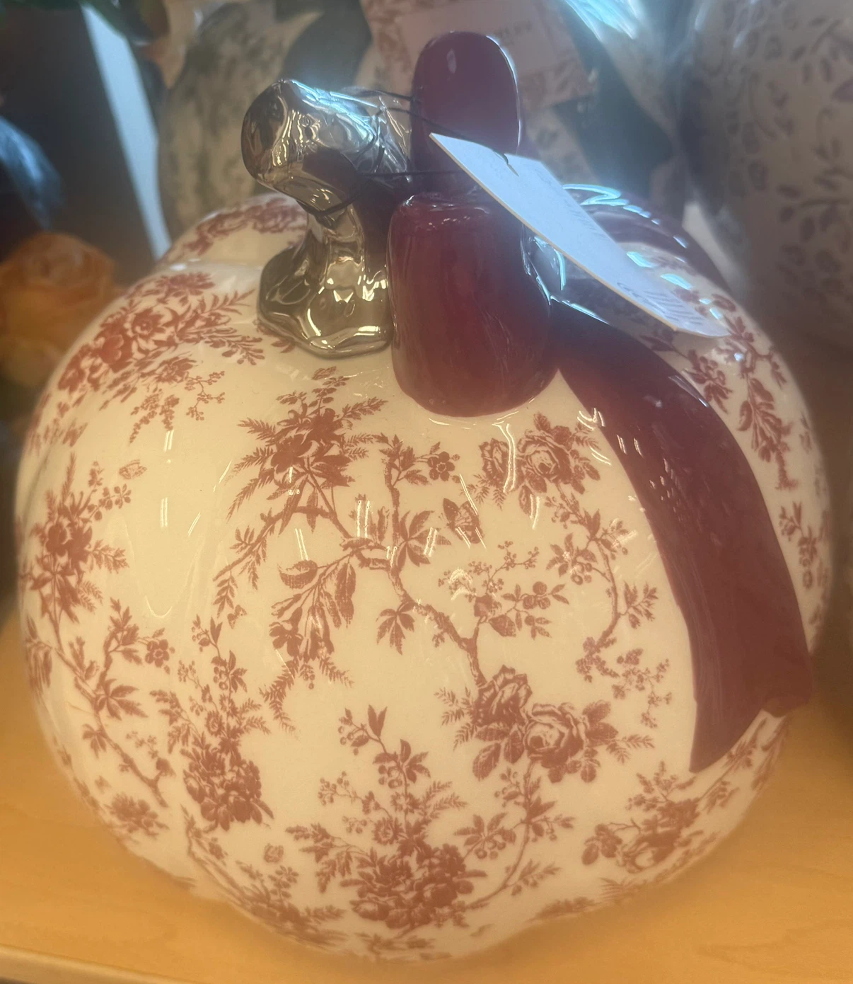 🏈 Decorative Ceramic Toile Pumpkin