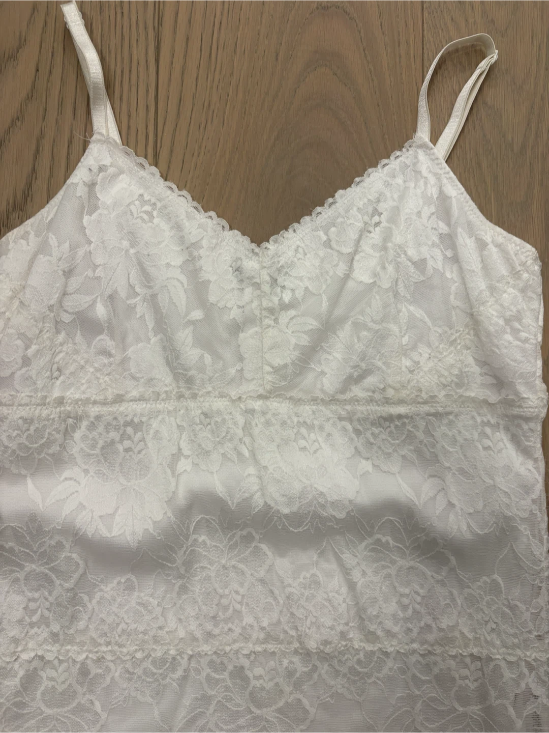 Le Chateau white lace camisole - women’s medium - photo 2