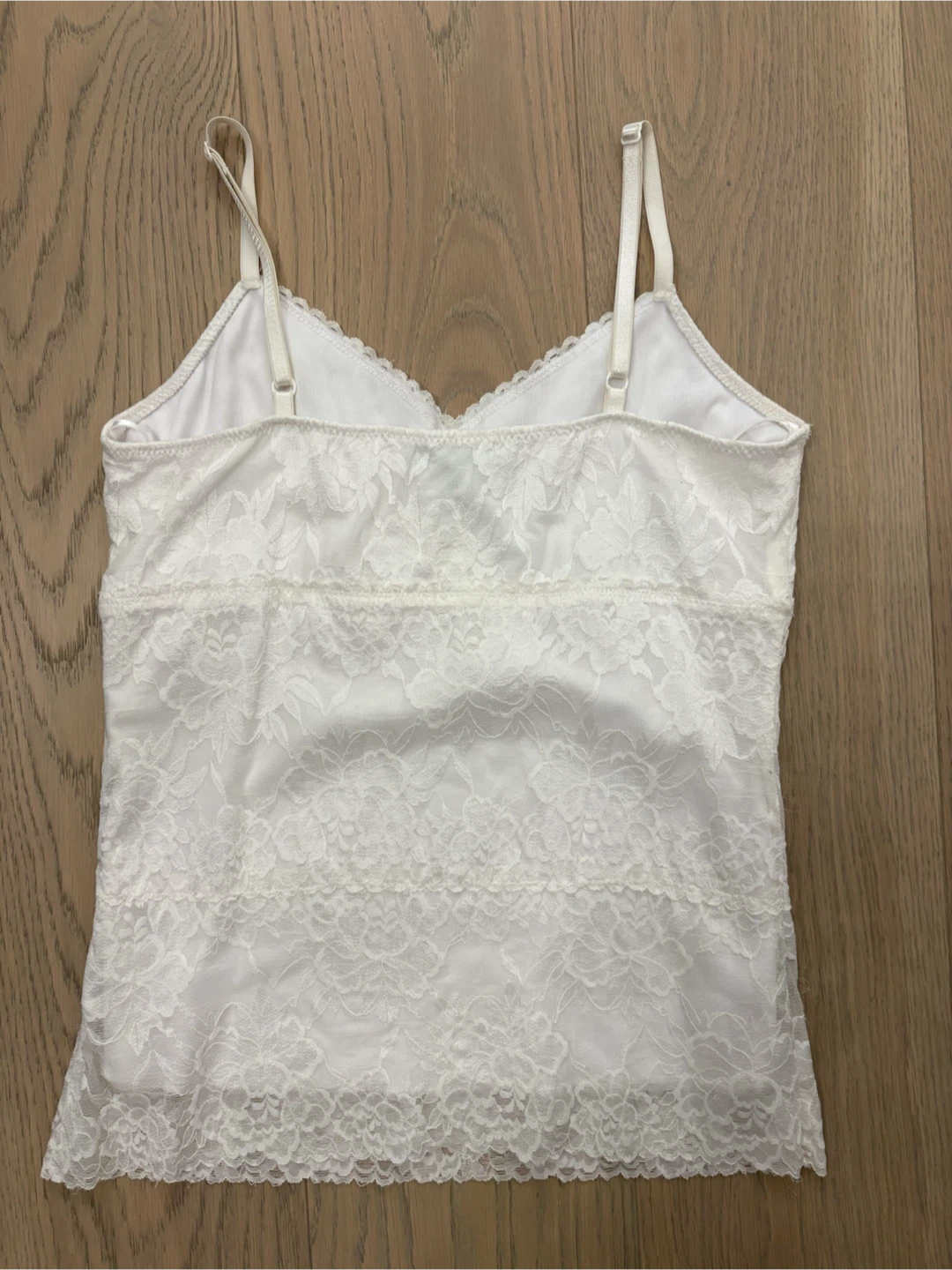 Le Chateau white lace camisole - women’s medium - photo 5