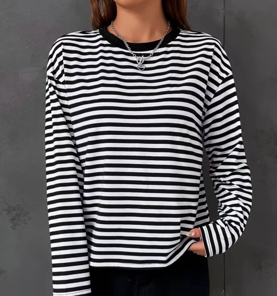 🏈 Brand New Black and white striped long sleeve Size M