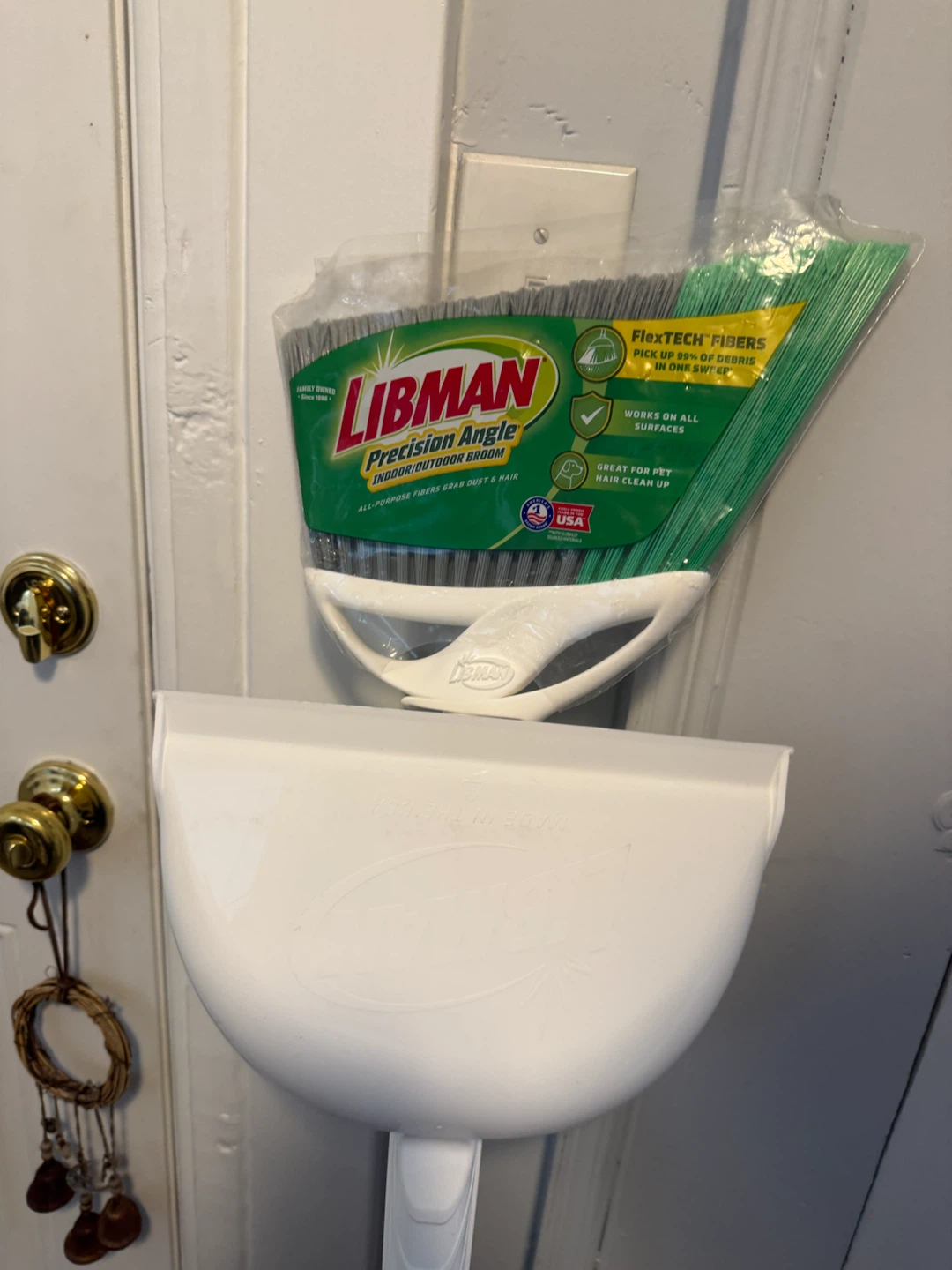 Libman Precision Angle Broom and Dustpan Set - photo 2