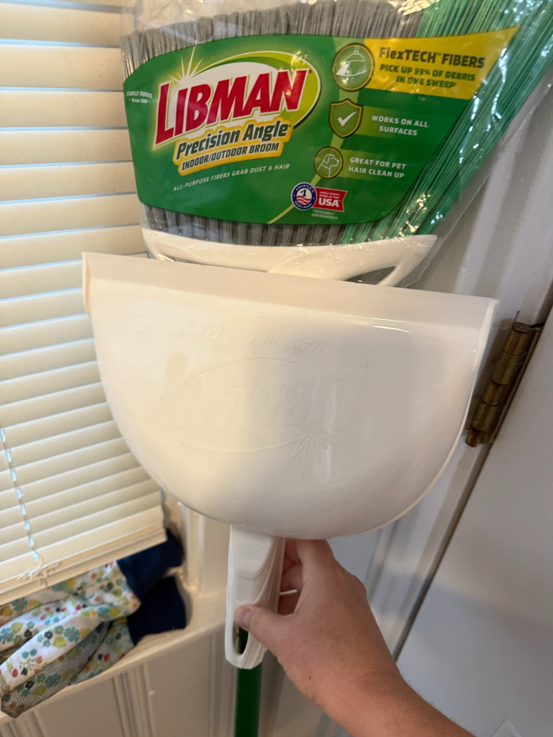 Libman Precision Angle Broom and Dustpan Set - photo 3