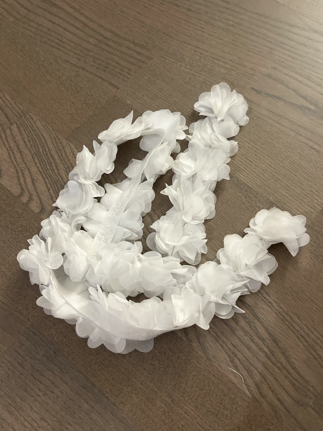 🏈 White Organza Flower Ribbon Trim